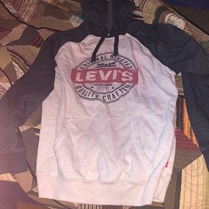 Levi’s sweatshirt